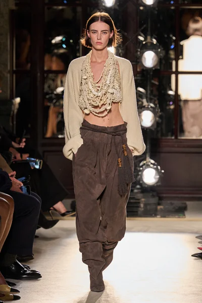 Look 29